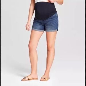 NEW! Isabel Maternity Midi Jean Shorts Size 6